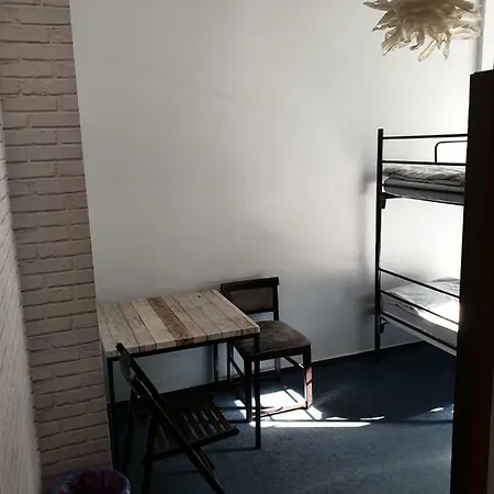 Hostel Nowogrodzka 31 *